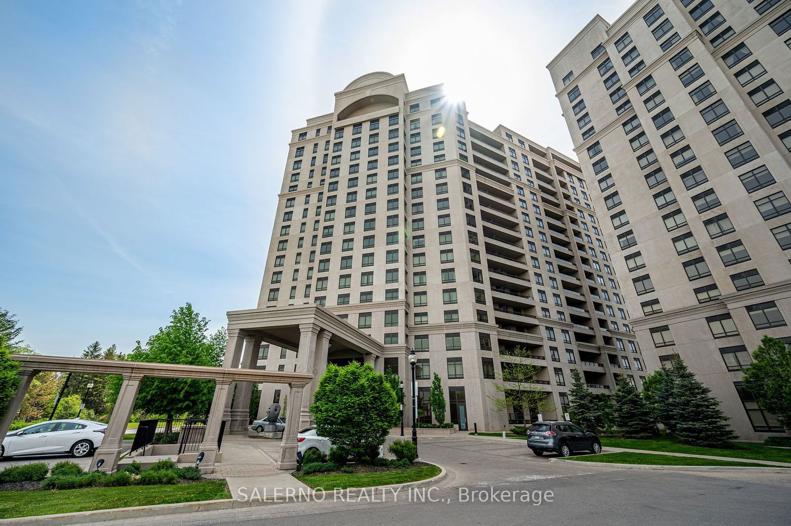 9255 Jane St, unit 915 for sale