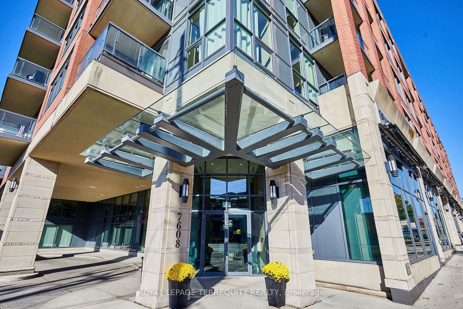 7608 Yonge St, unit 428 for sale