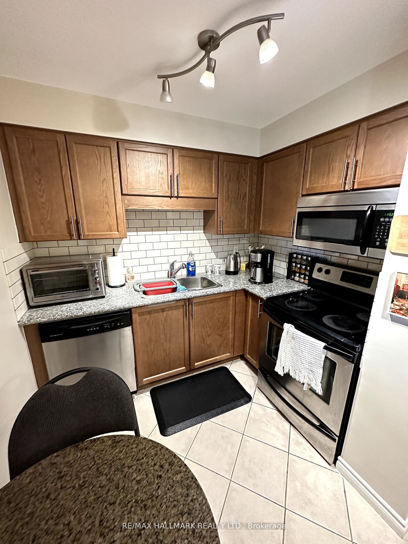 18 Harding Blvd, unit 428 for rent