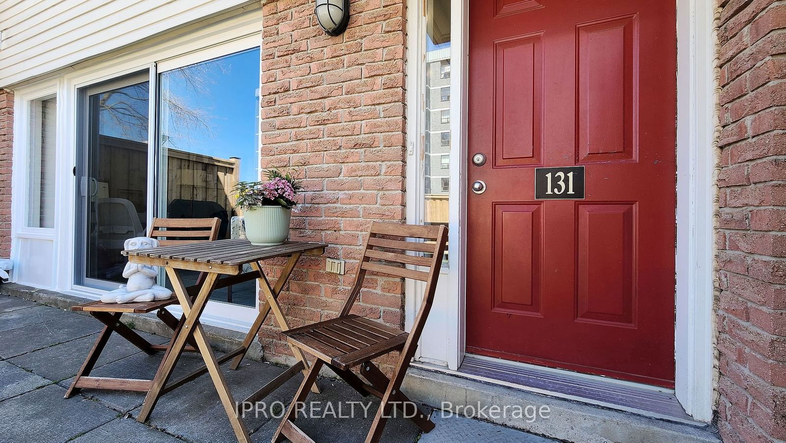 131 Milestone Cres for sale 