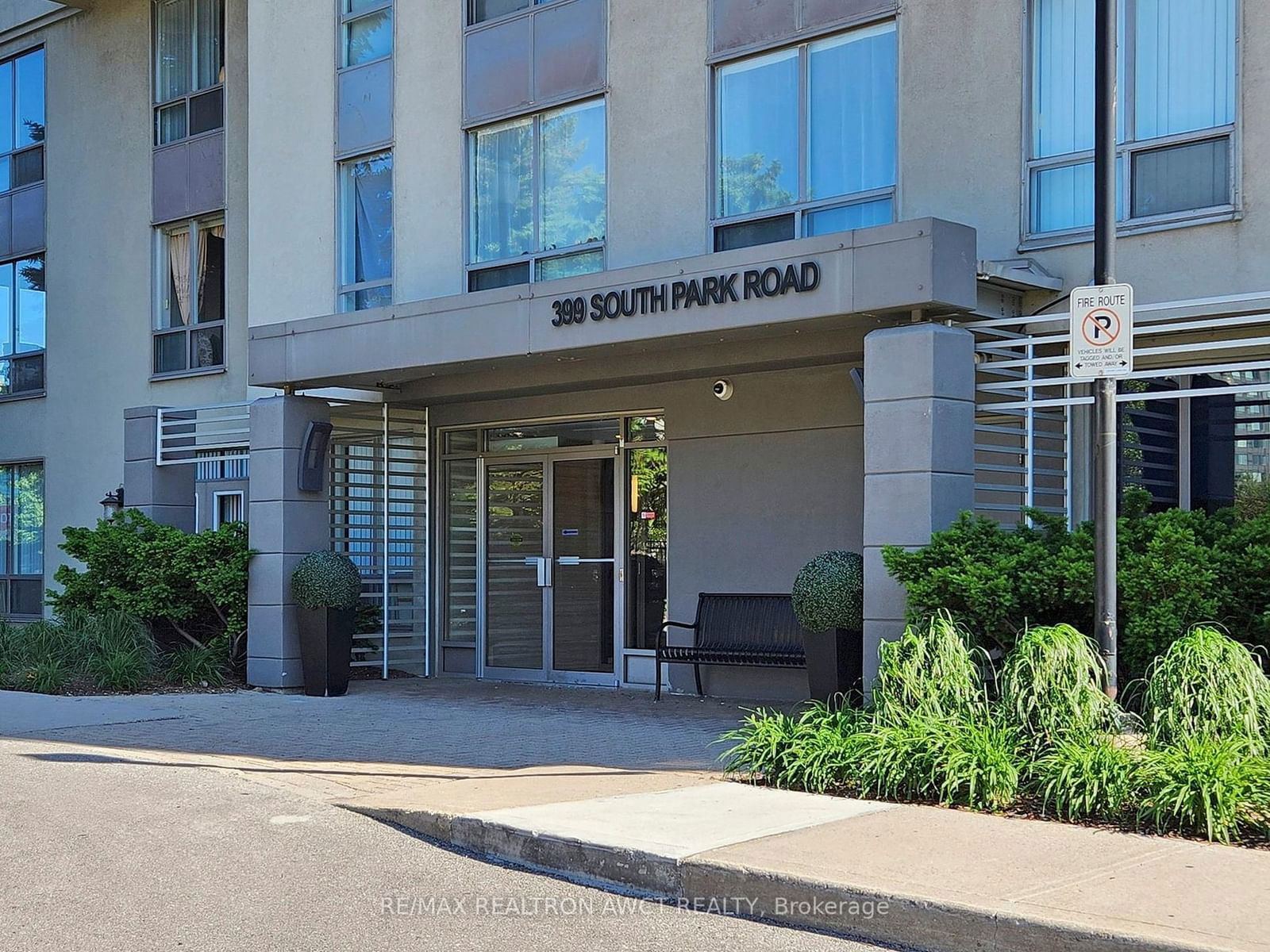 399 South Park Rd, unit 205 for sale