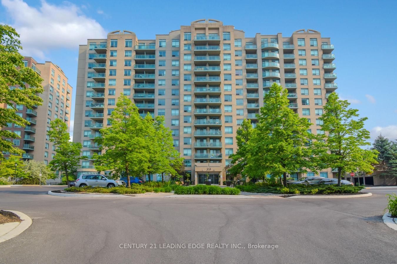 The Gates of Bayview Glen V Condos, Richmond Hill, Toronto