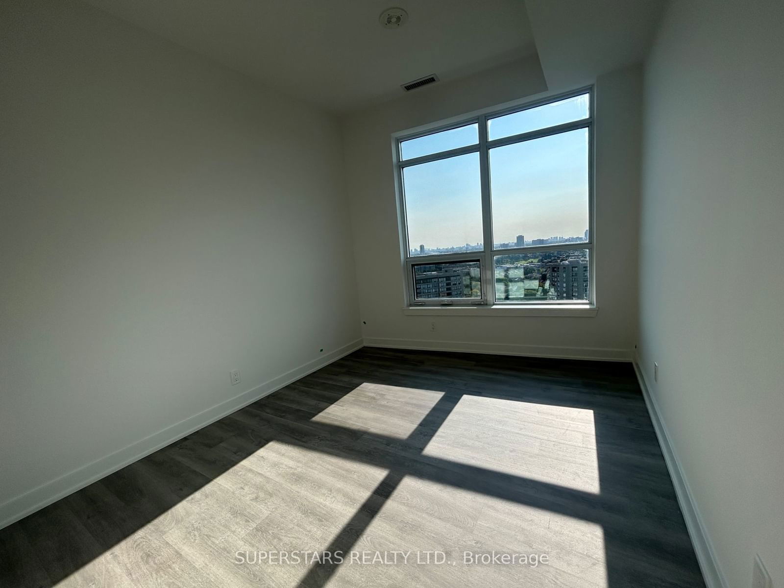 50 Upper mall Way, unit 1911 for rent