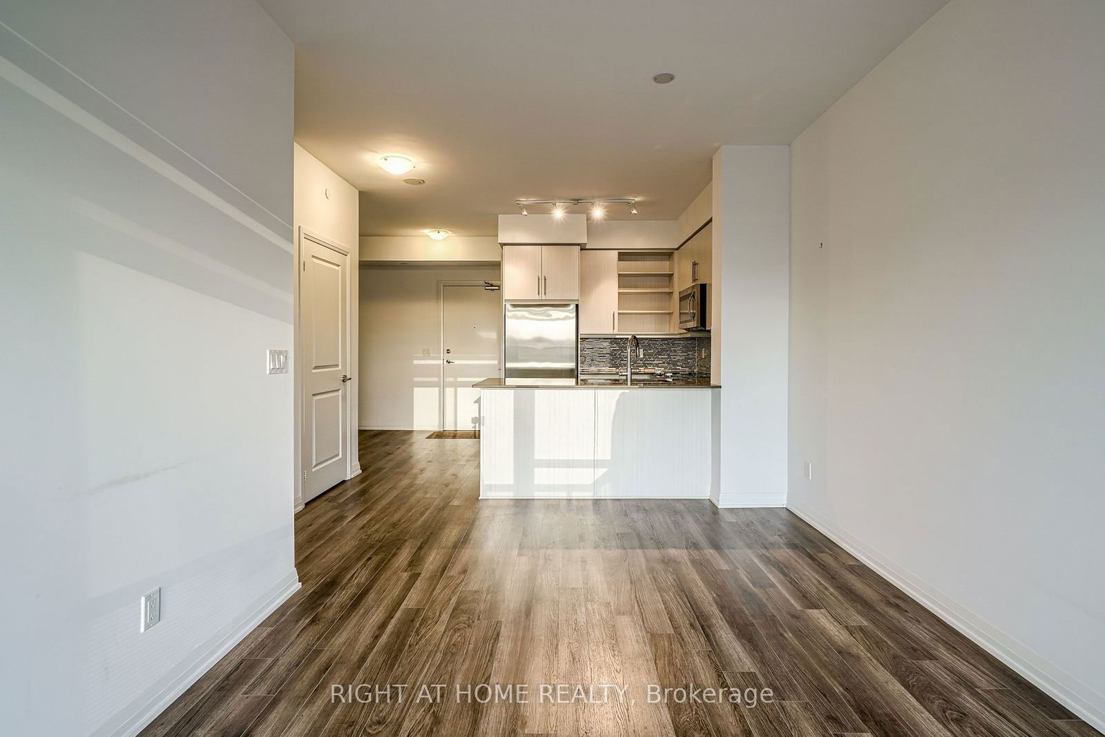 65 Oneida Cres, unit LPH06 for sale