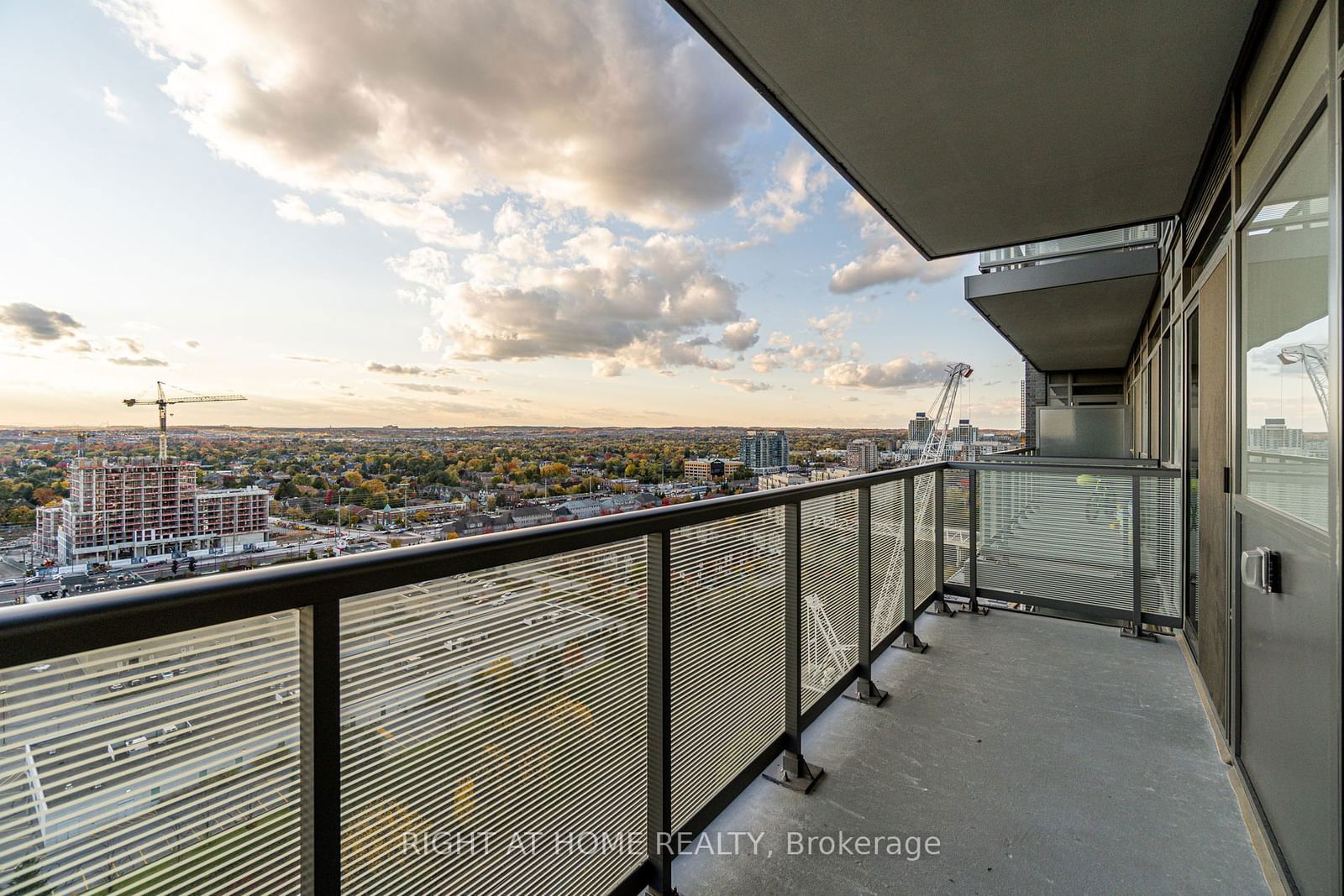 65 Oneida Cres, unit LPH06 for sale