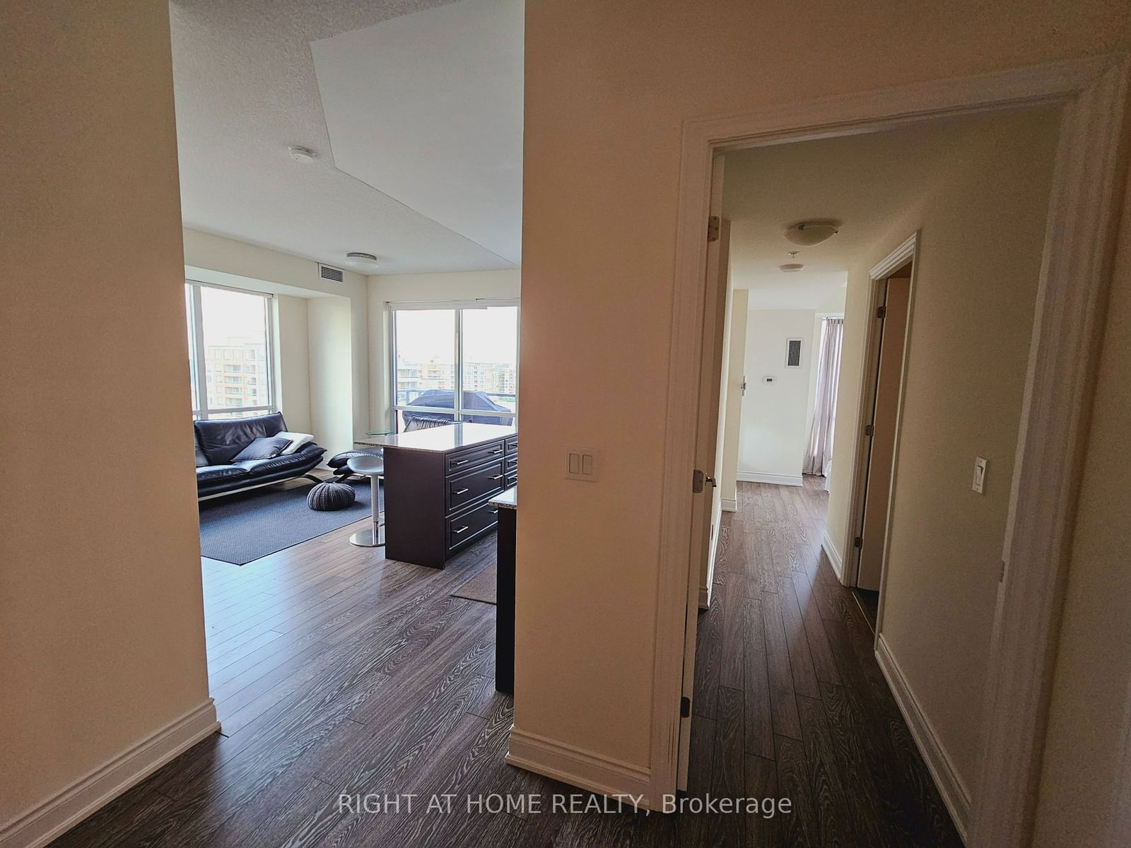 9088 Yonge St, unit 1505A for sale