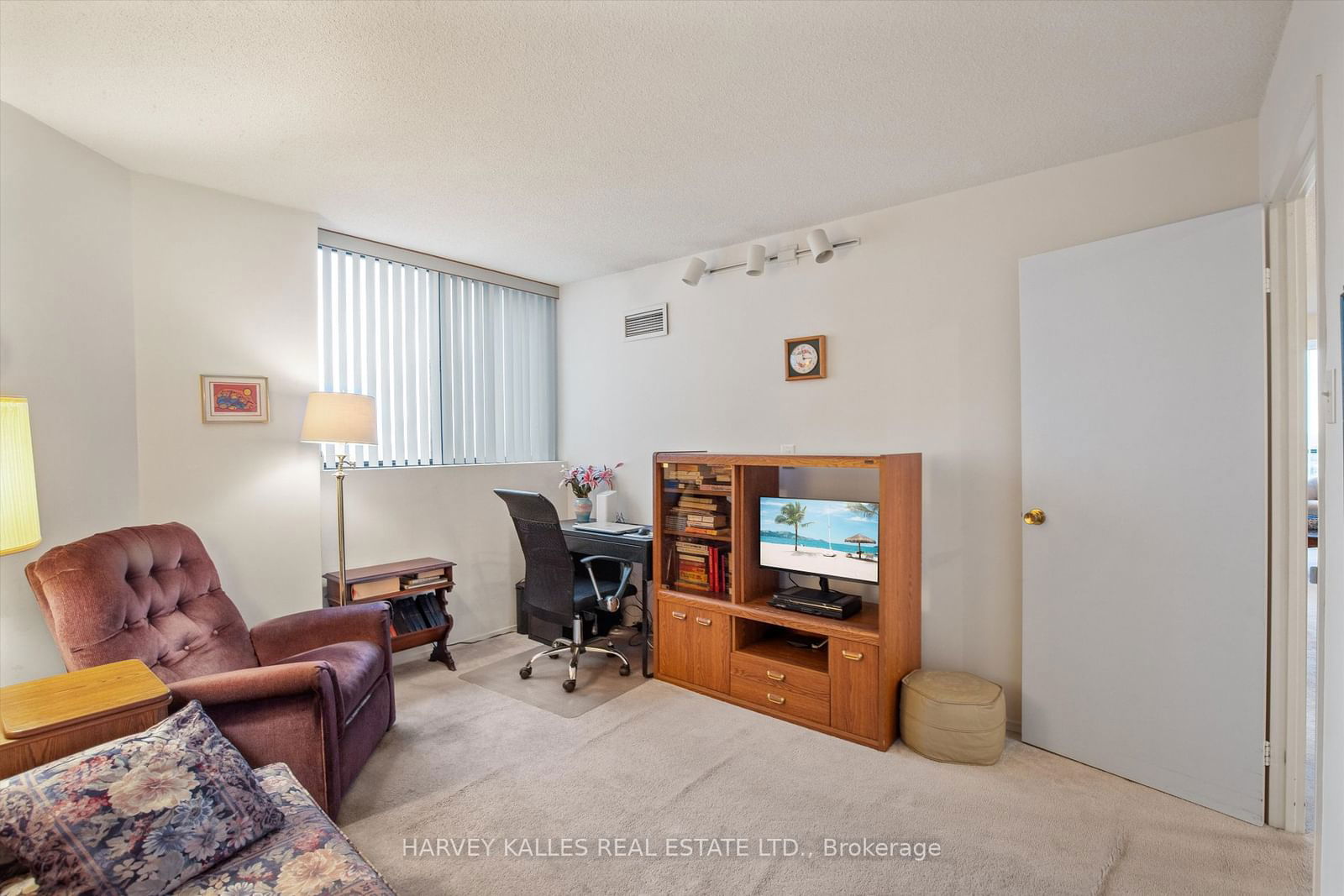 7601 Bathurst St, unit 901 for sale