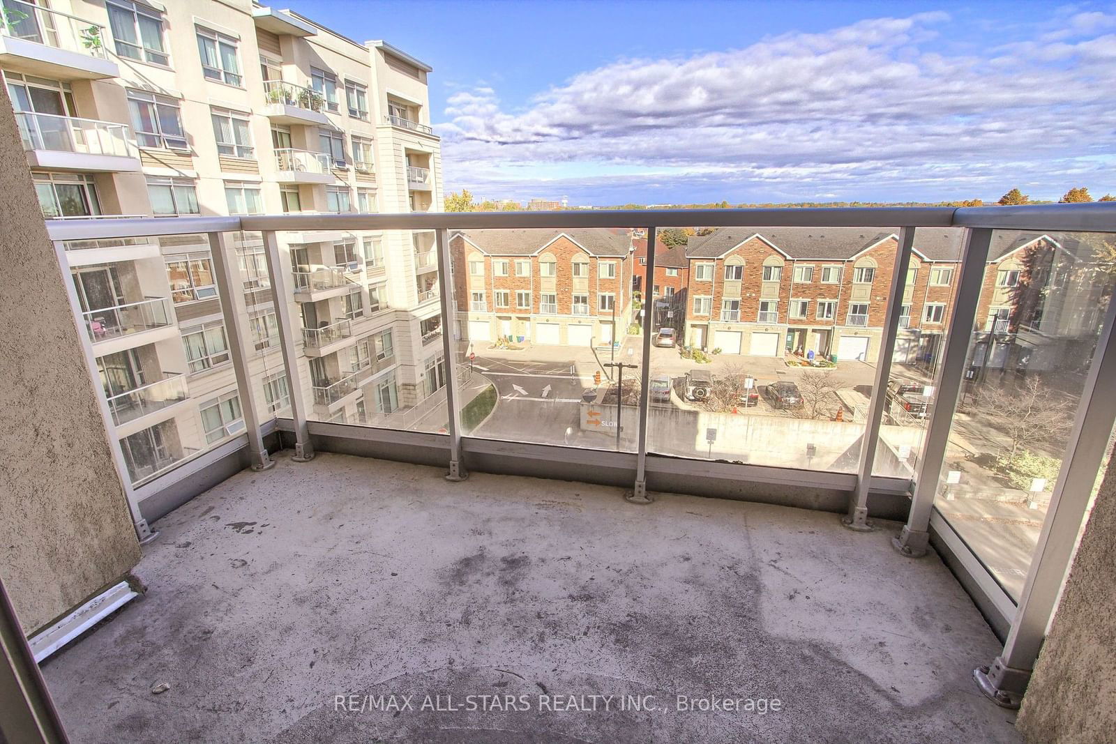 4600 steeles Ave, unit 610 for sale