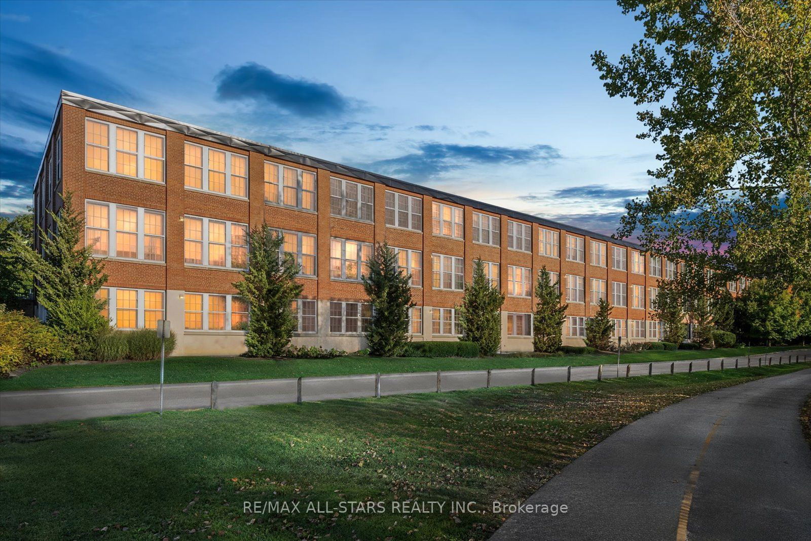 Specialty Lofts, Newmarket, Toronto