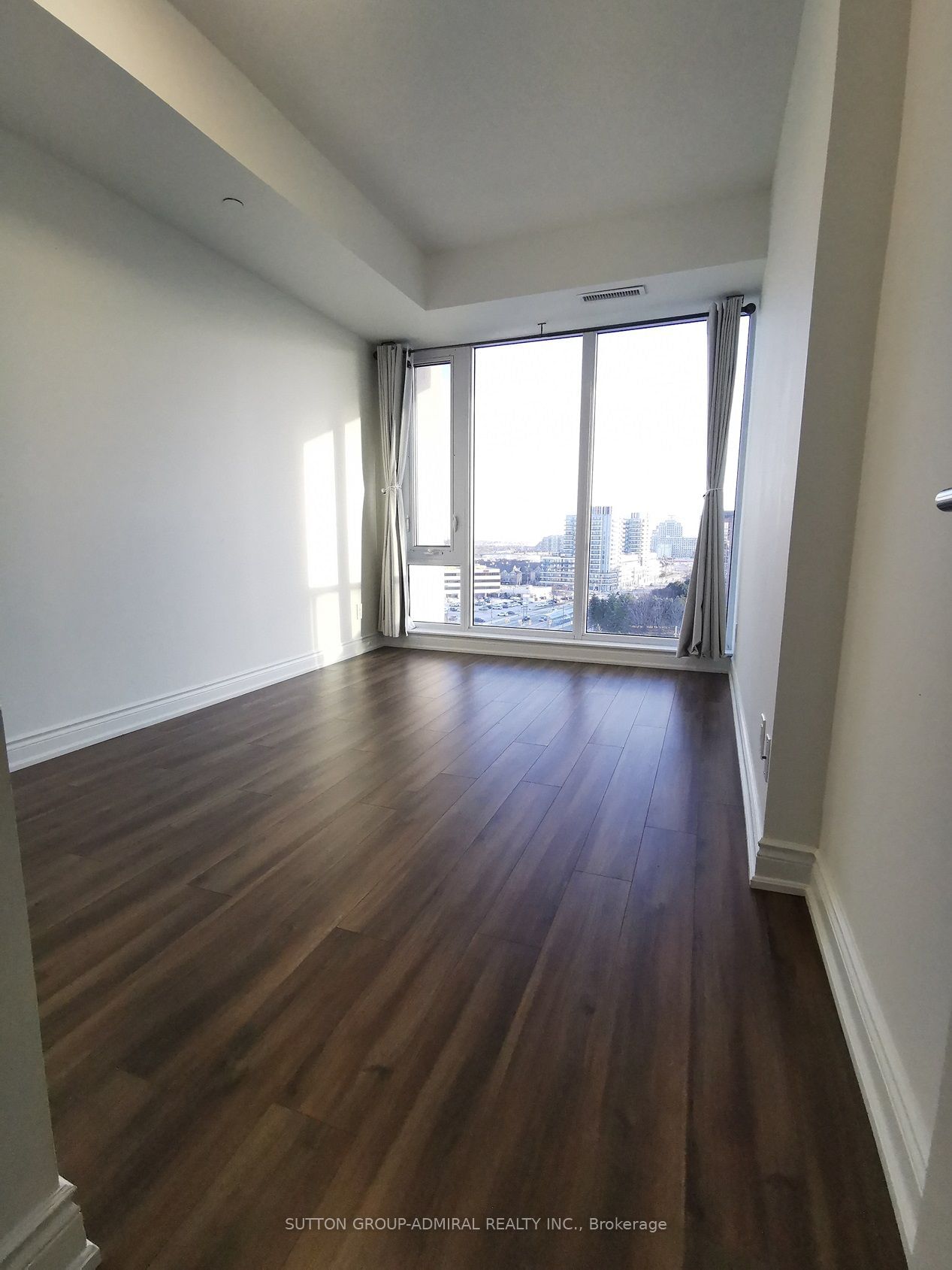 9618 Yonge St, unit 1105 for rent