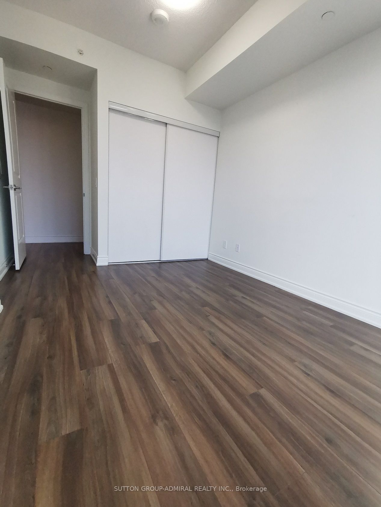 9618 Yonge St, unit 1105 for rent