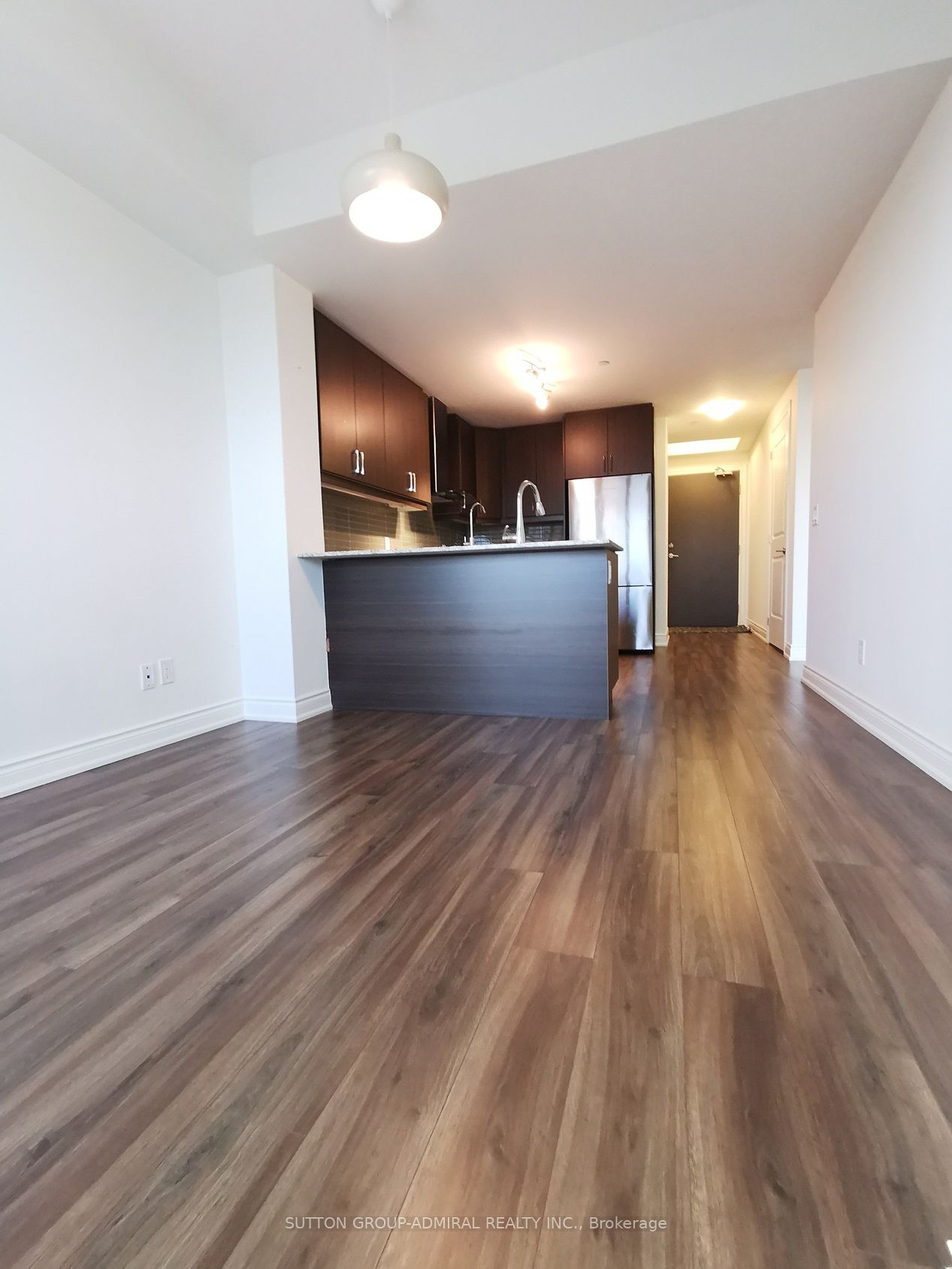 9618 Yonge St, unit 1105 for rent