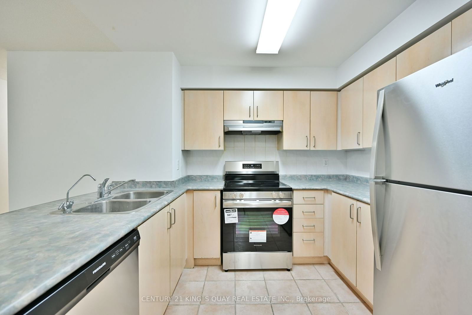 3 Ellesmere St, unit PH22 for rent