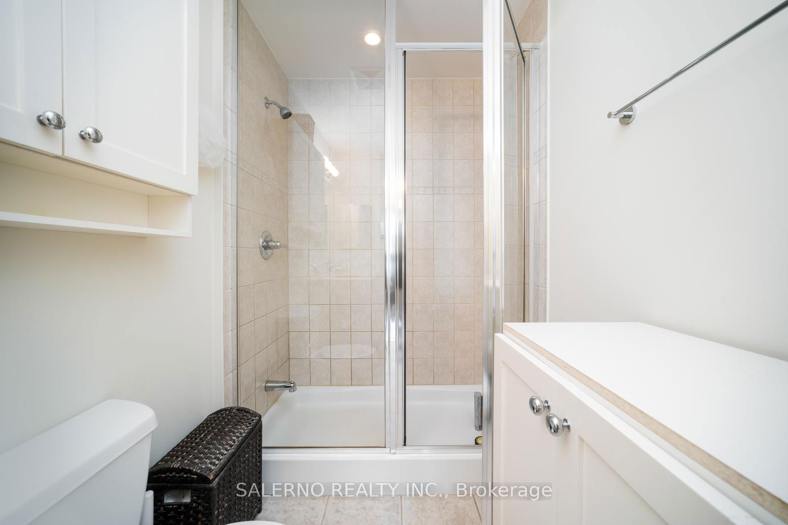 9225 Jane St, unit 1105 for sale