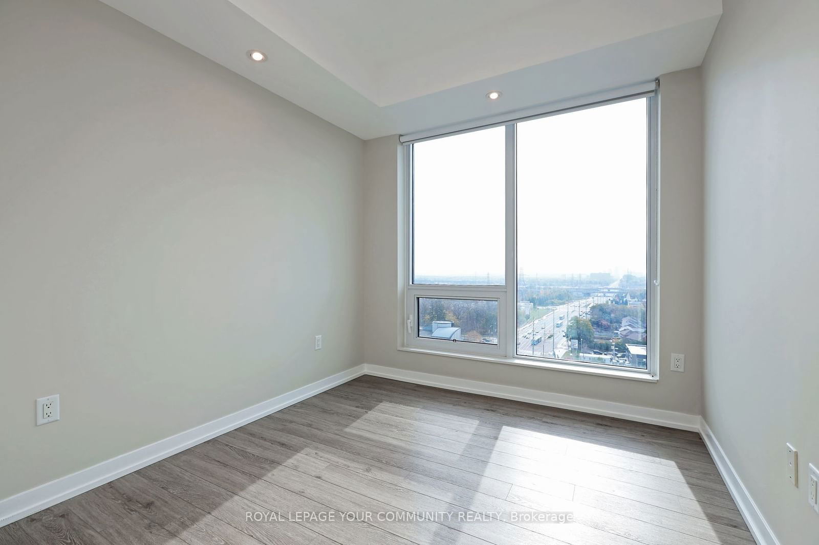 8868 Yonge St, unit 1508 for rent