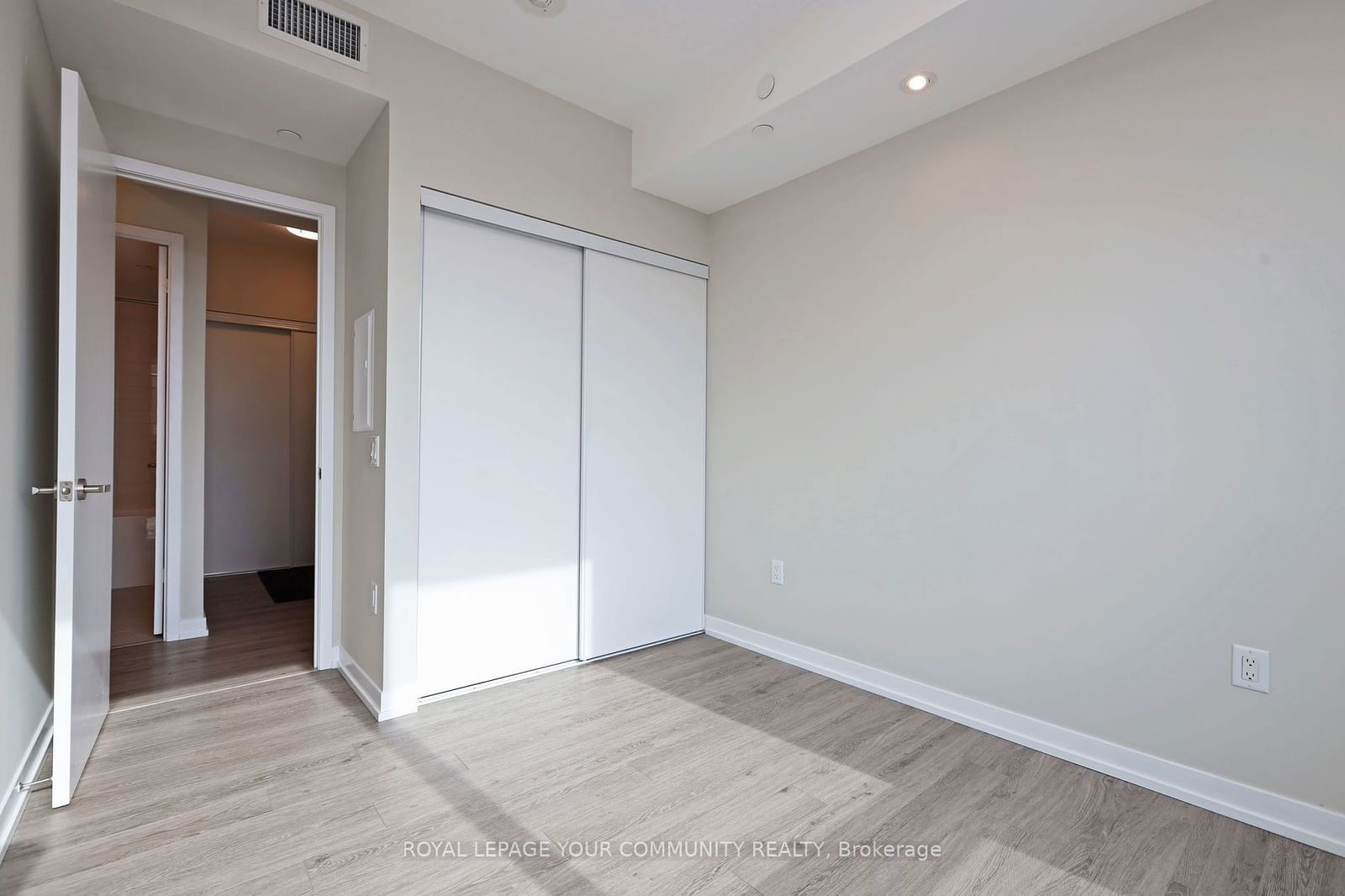 8868 Yonge St, unit 1508 for rent