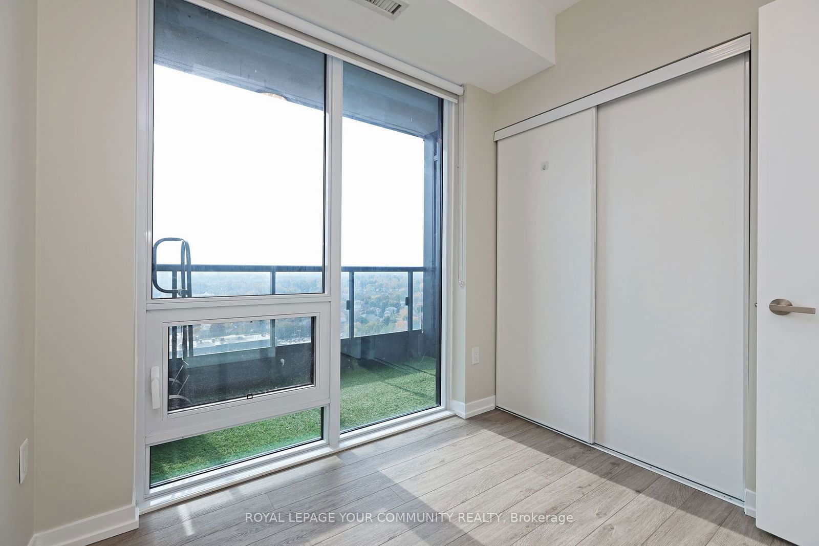 8868 Yonge St, unit 1508 for rent