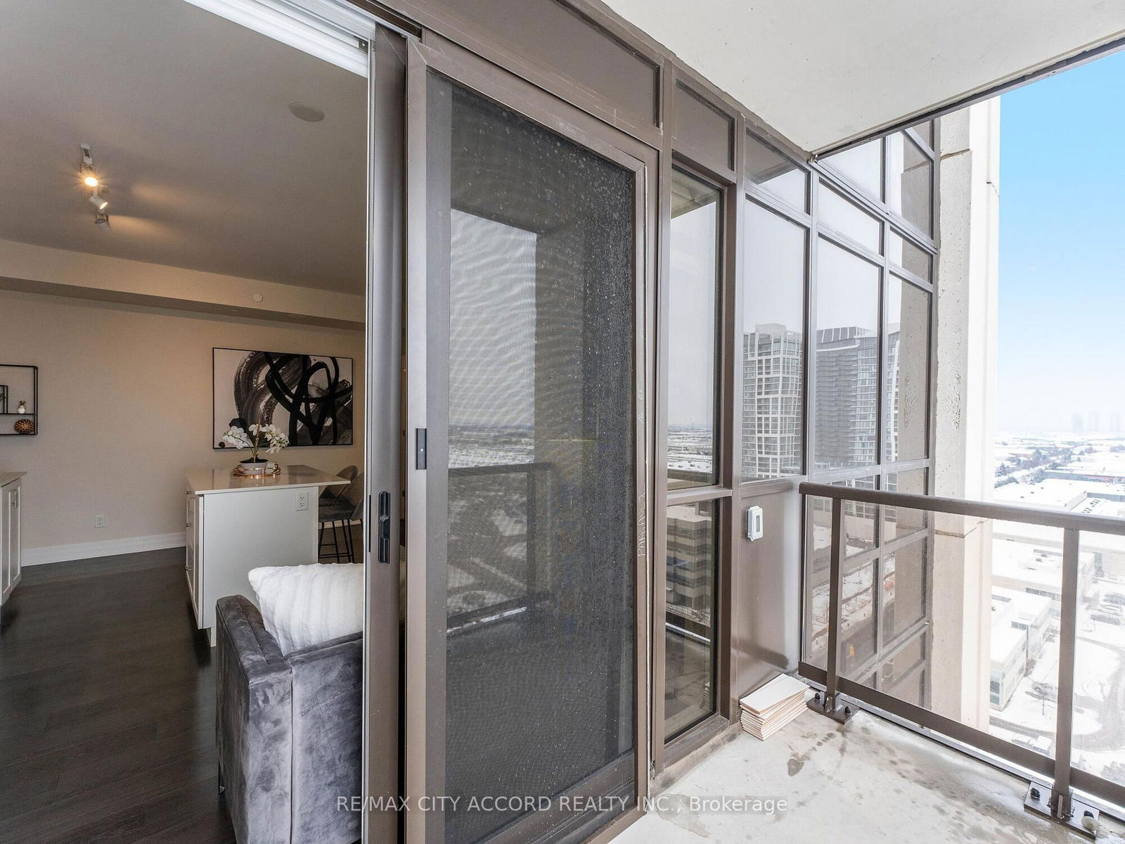 9085 Jane St, unit 1709 for sale