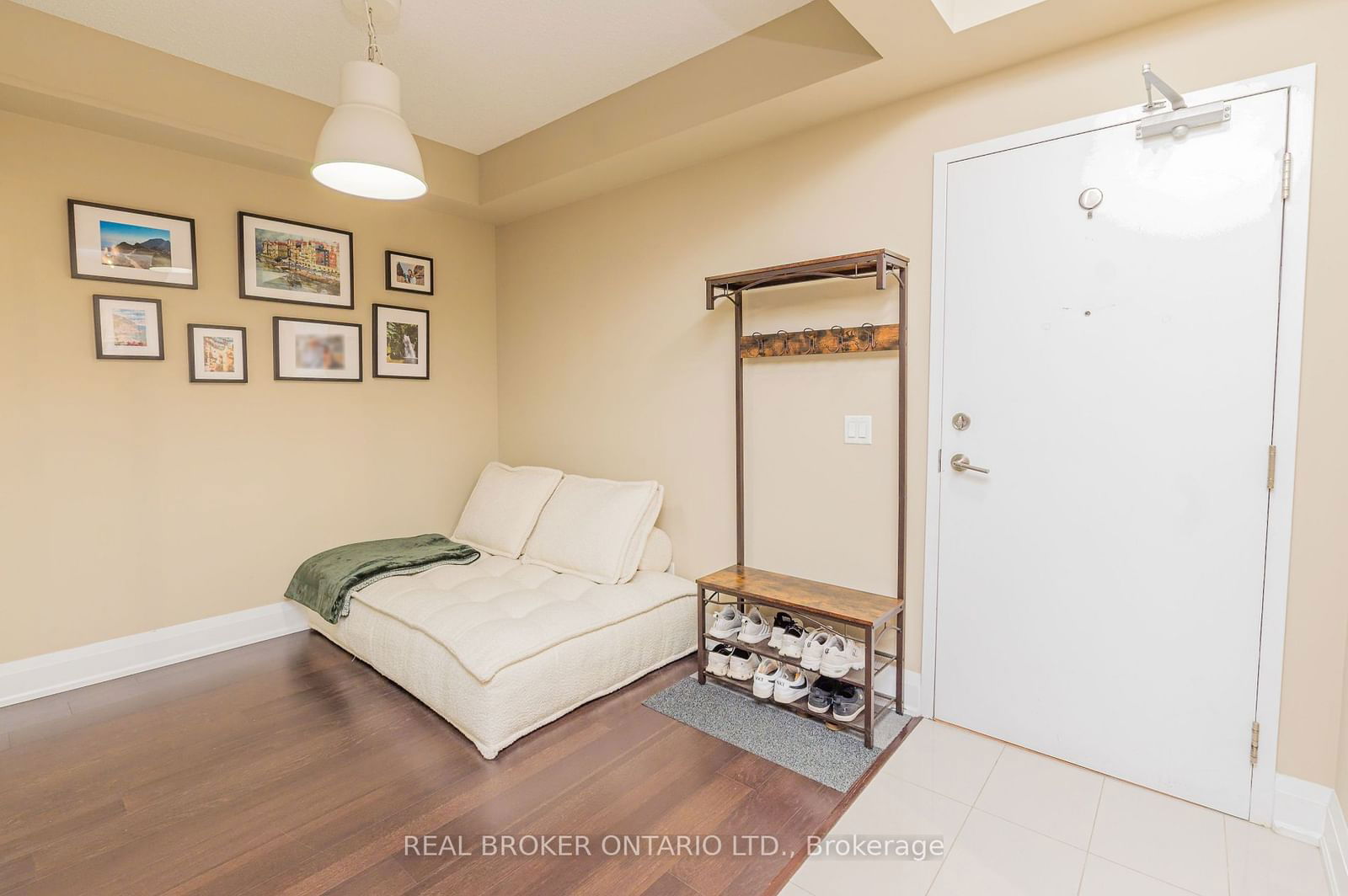 8302 Islington Ave, unit 404 for sale