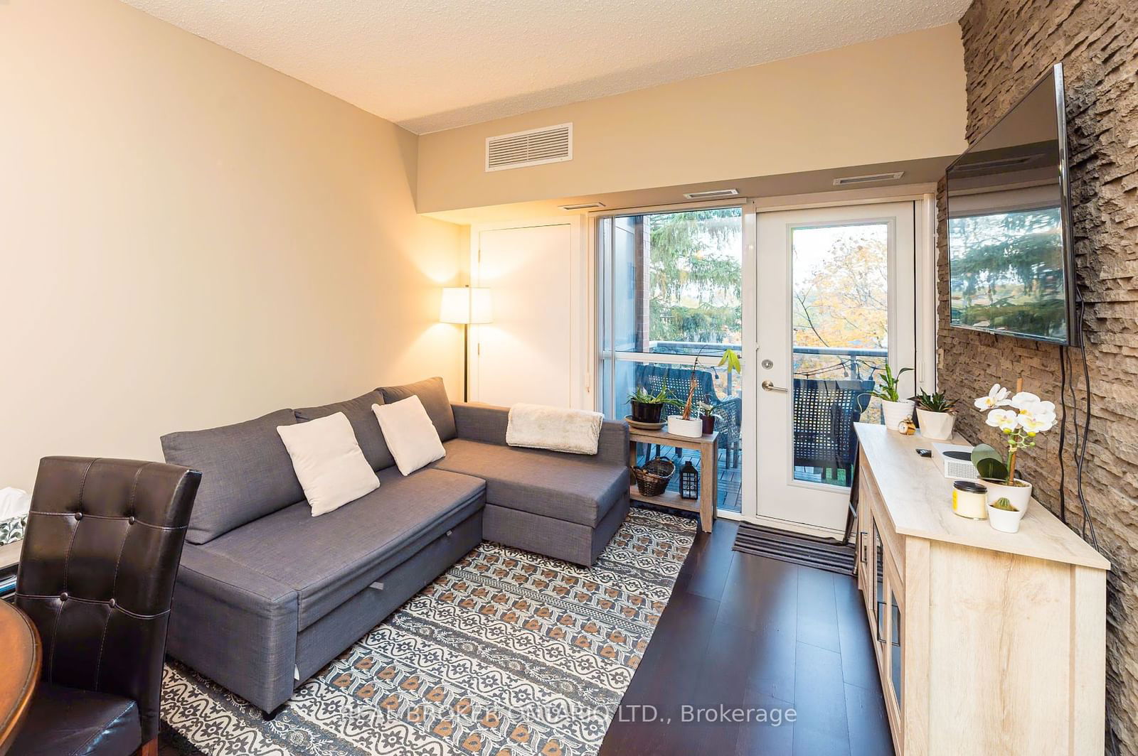 8302 Islington Ave, unit 404 for sale