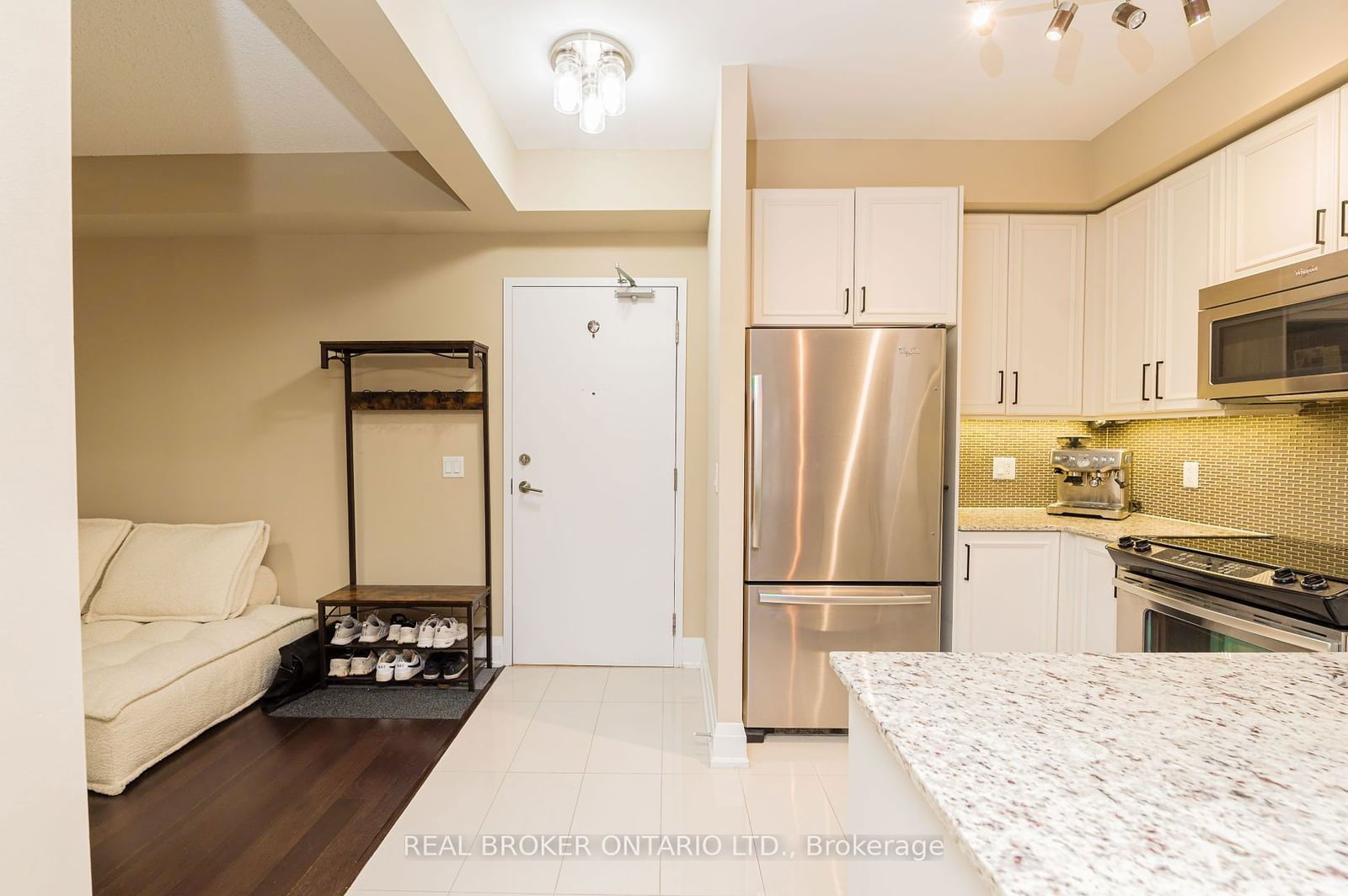 8302 Islington Ave, unit 404 for sale