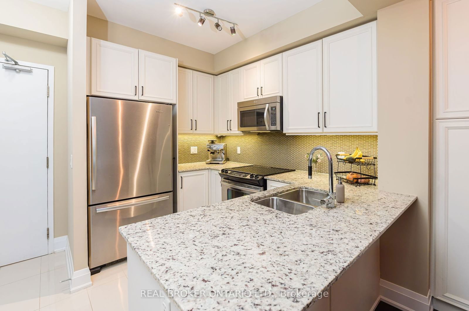 8302 Islington Ave, unit 404 for sale