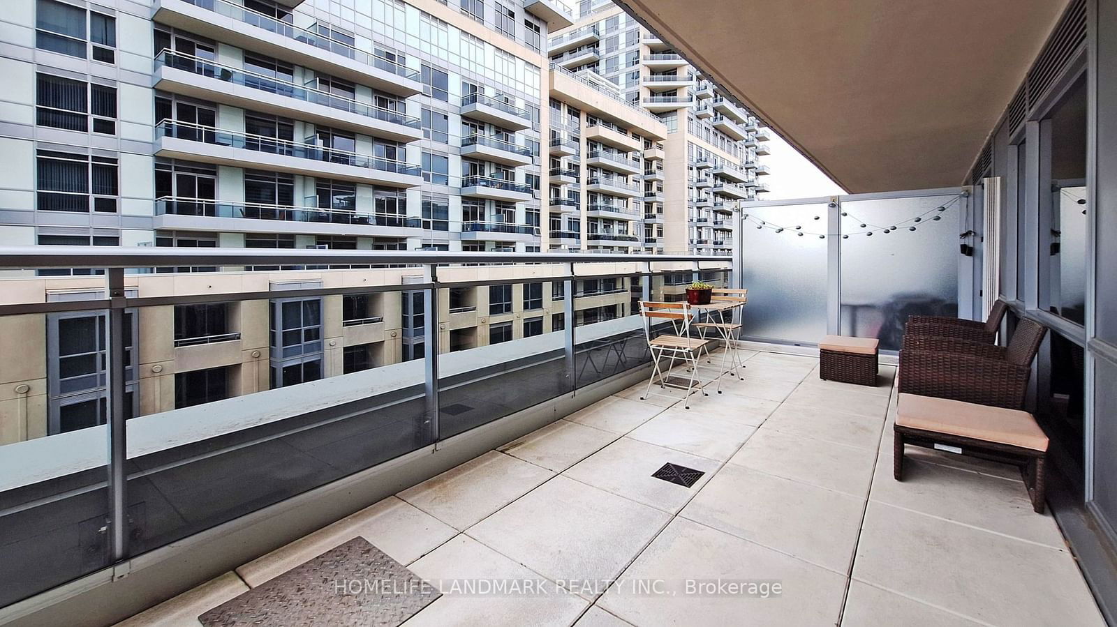 9191 Yonge St, unit 707 SW for sale