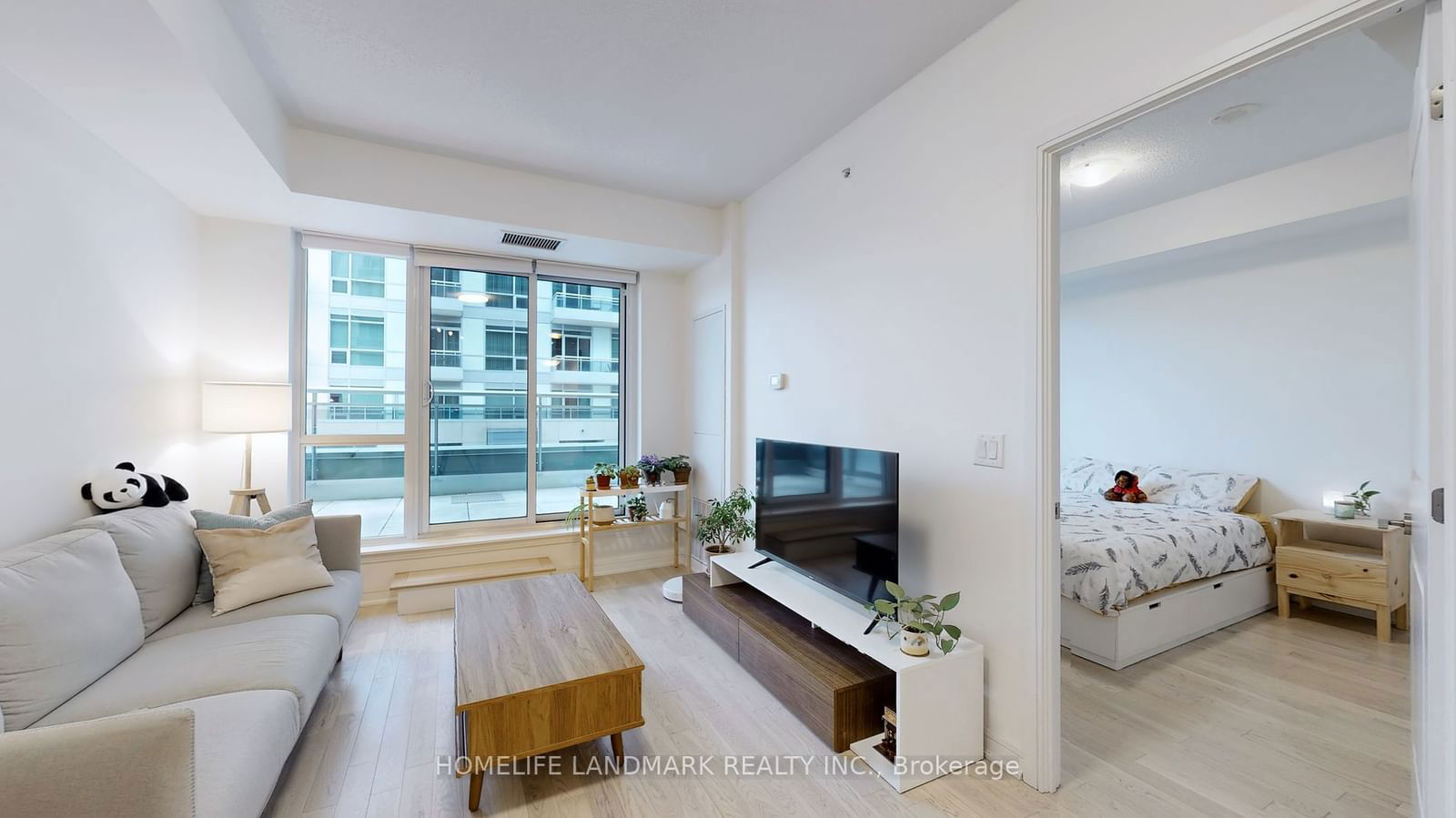 9191 Yonge St, unit 707 SW for sale