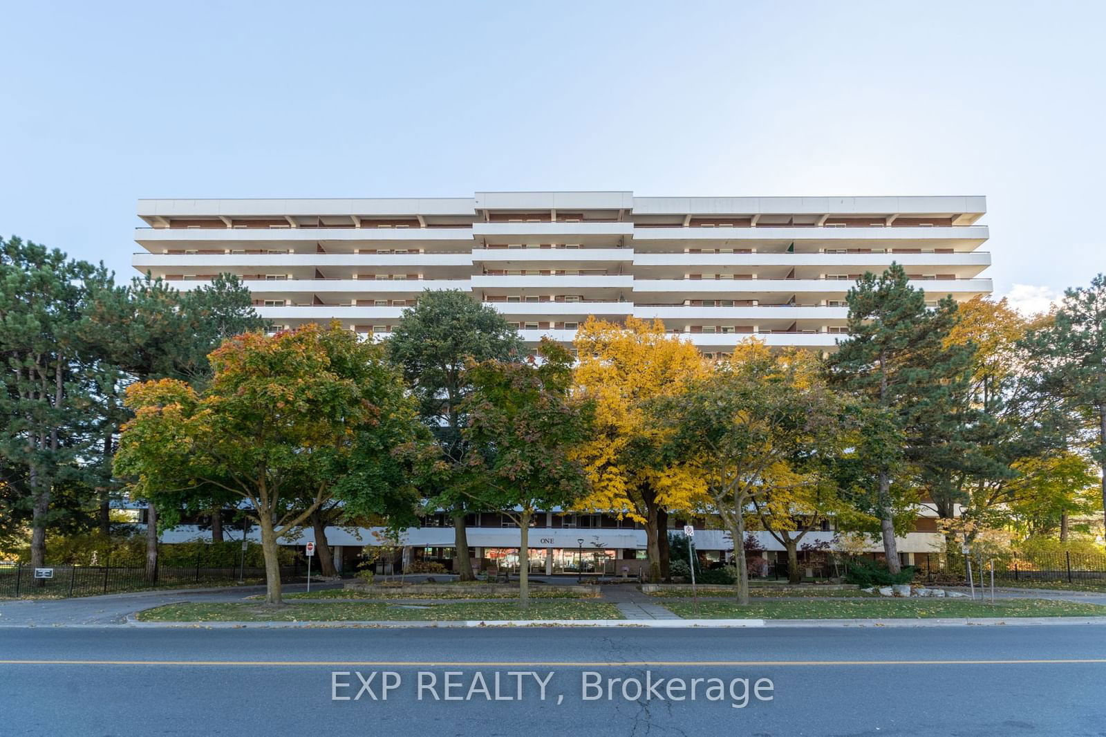 1 Royal Orchard Condos, Markham, Toronto