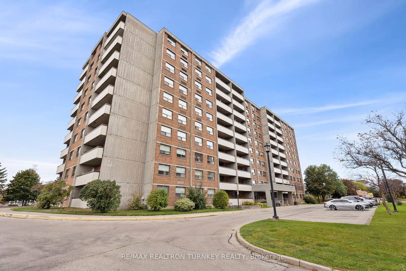 20 William Roe Blvd, unit 901 for sale