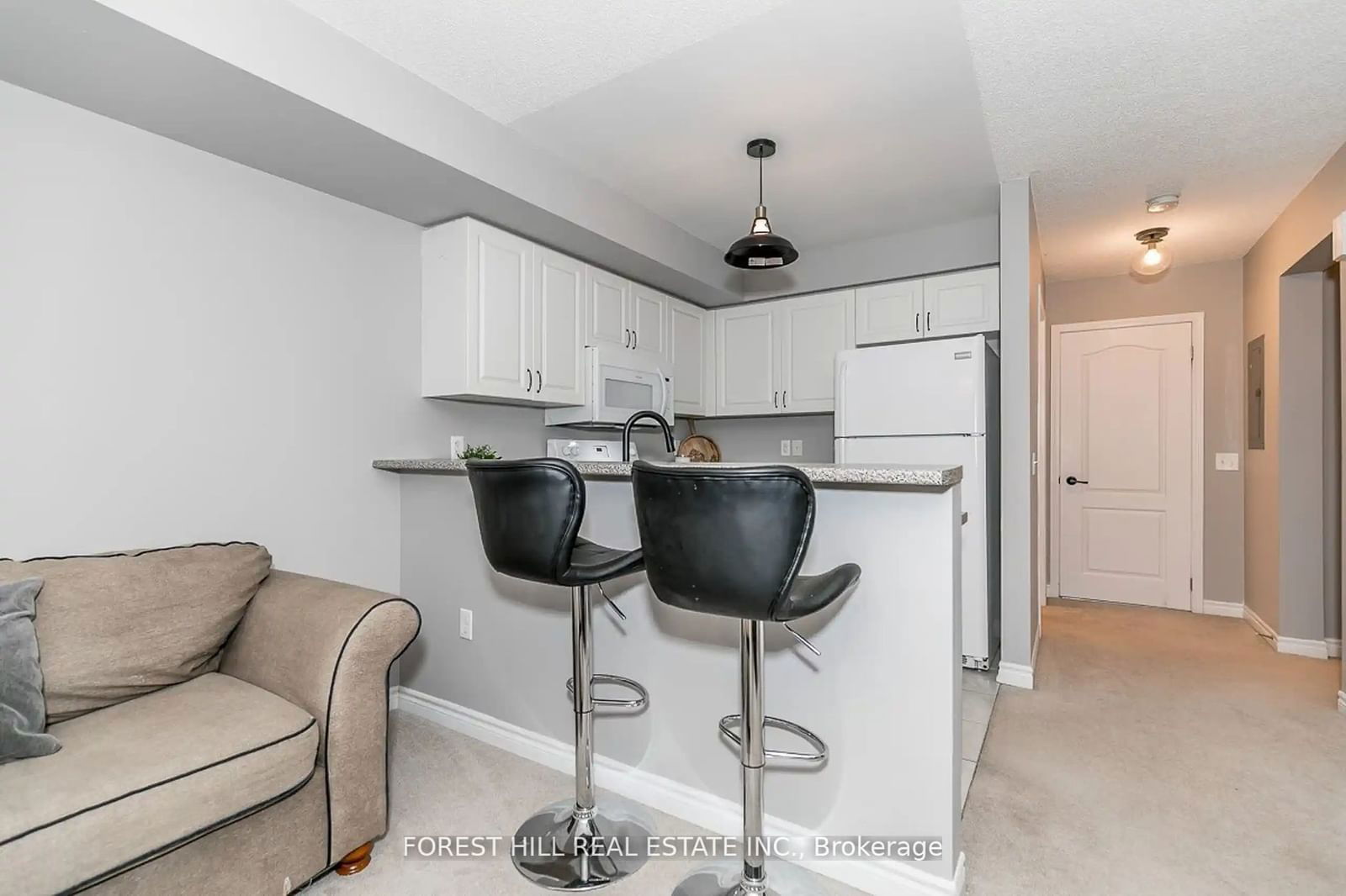 139 Sydenham Wells, unit 1 for rent