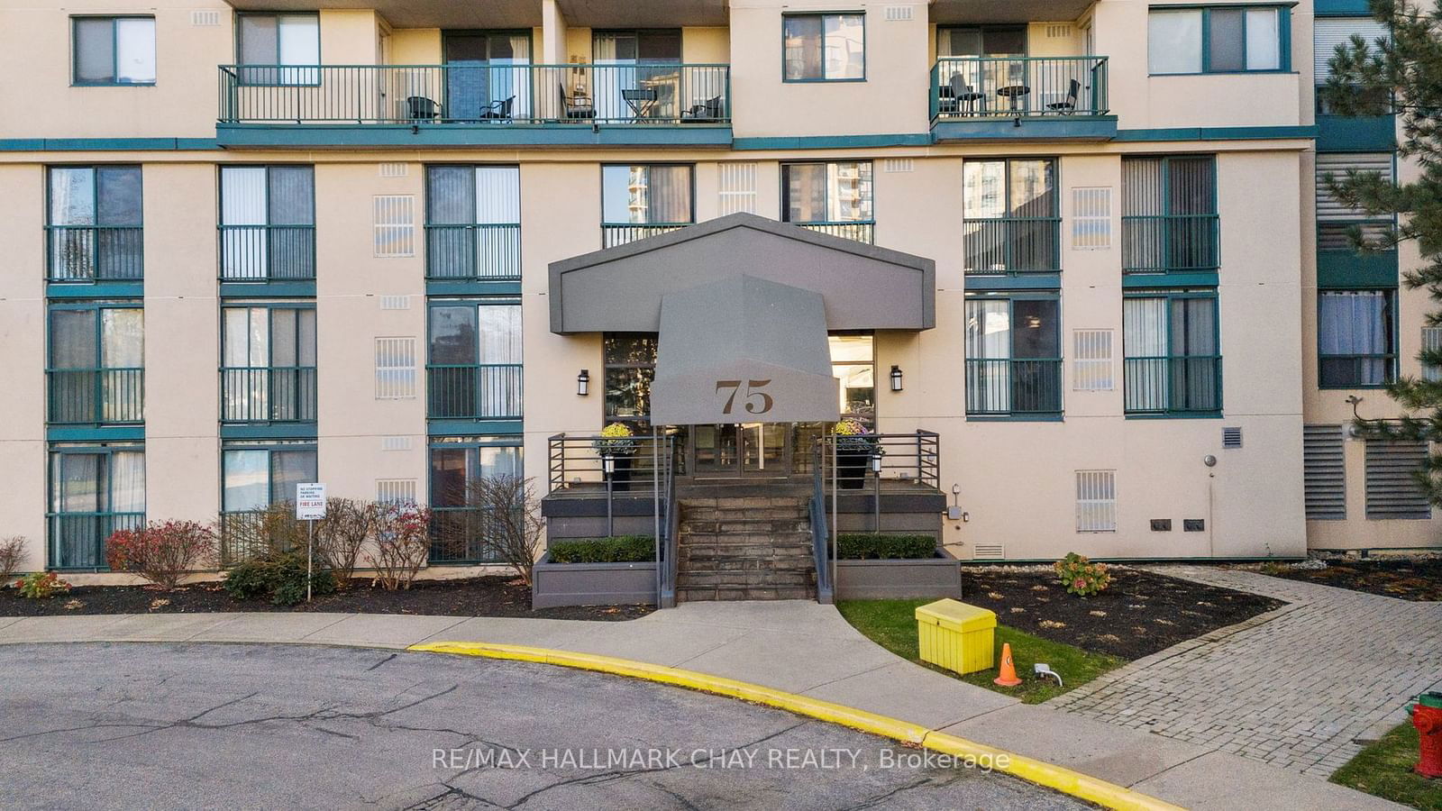 75 Ellen St, unit 105 for sale