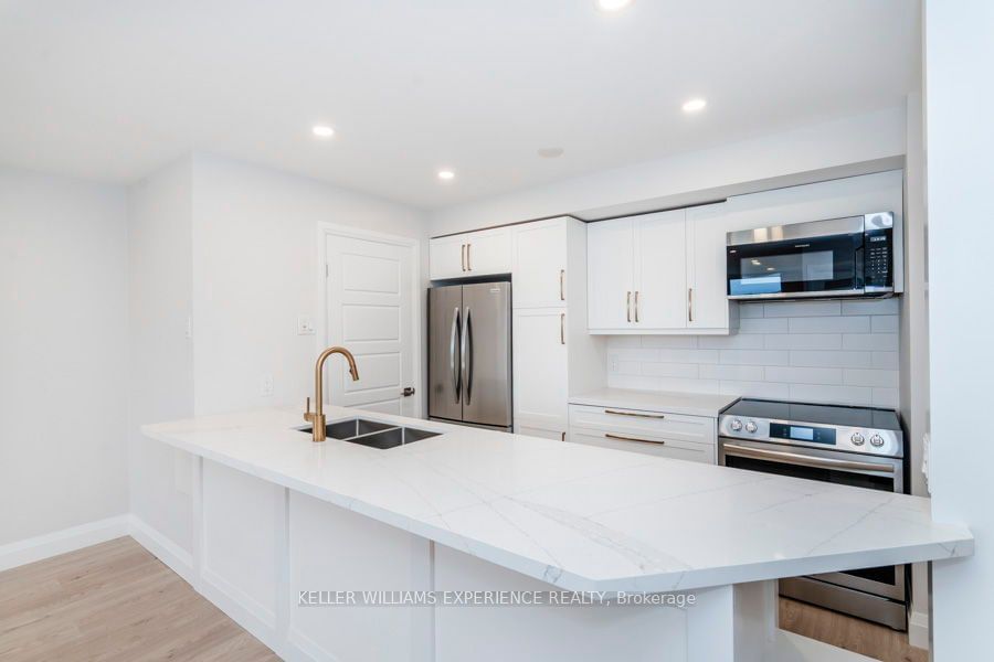 75 Ellen St, unit 608 for rent