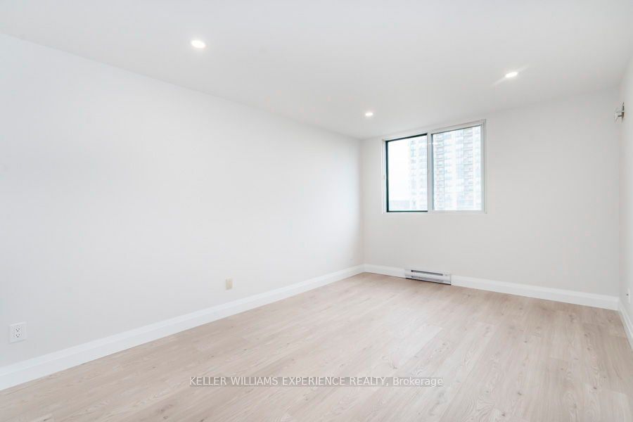 75 Ellen St, unit 608 for rent