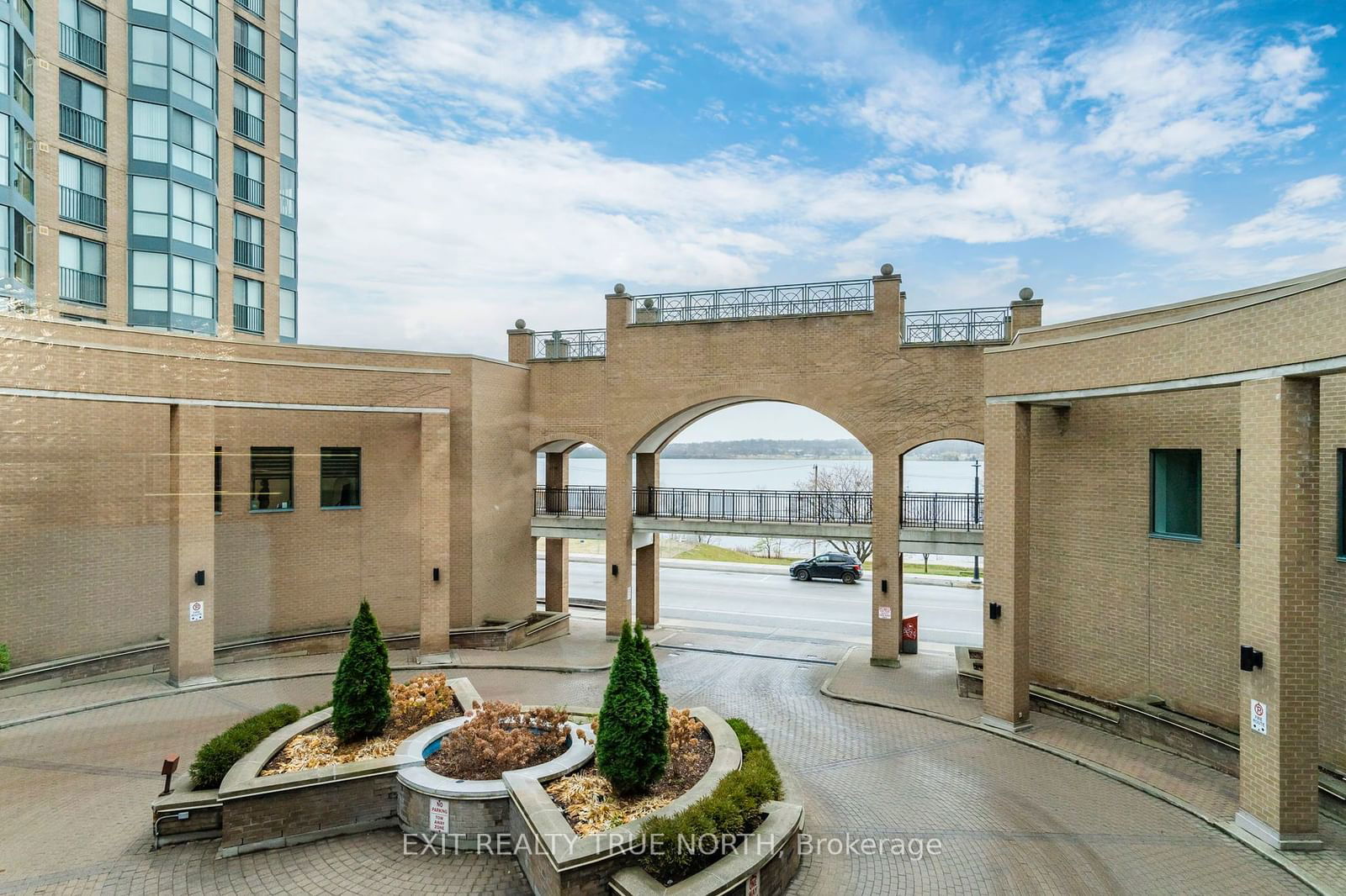 Bayshore Landing II, Barrie, Toronto