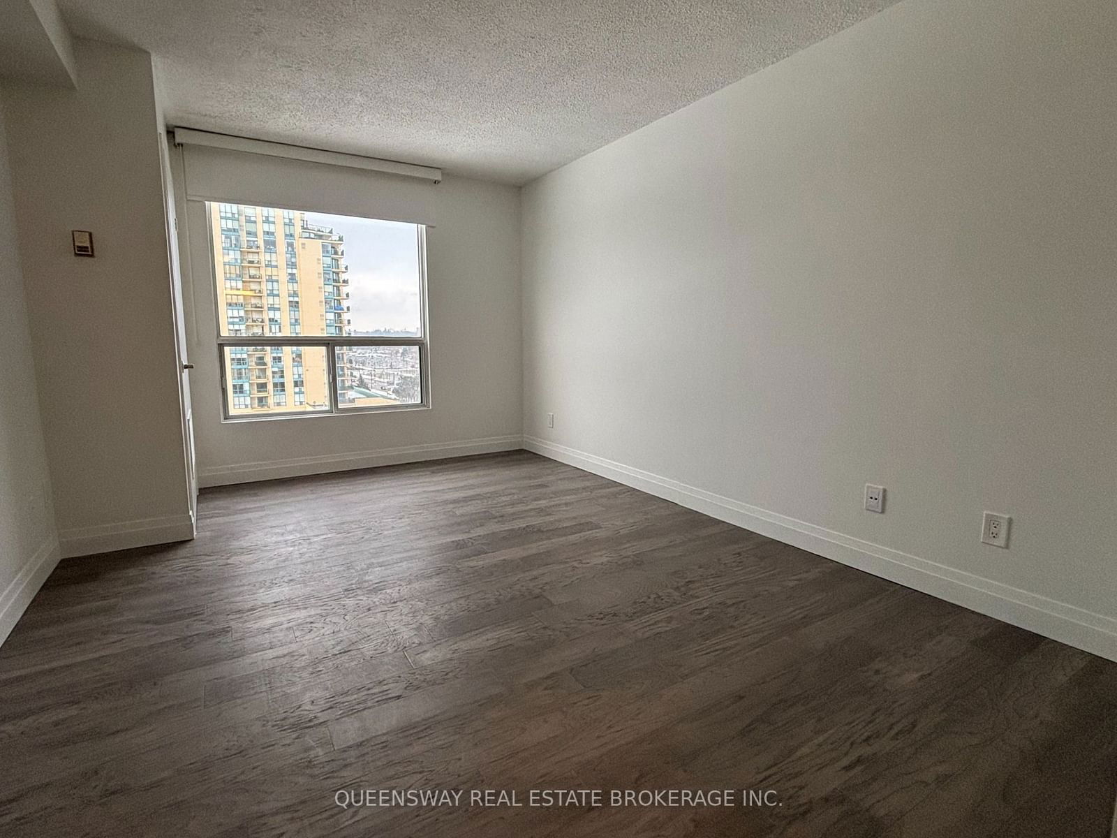 75 Ellen St, unit 904 for rent