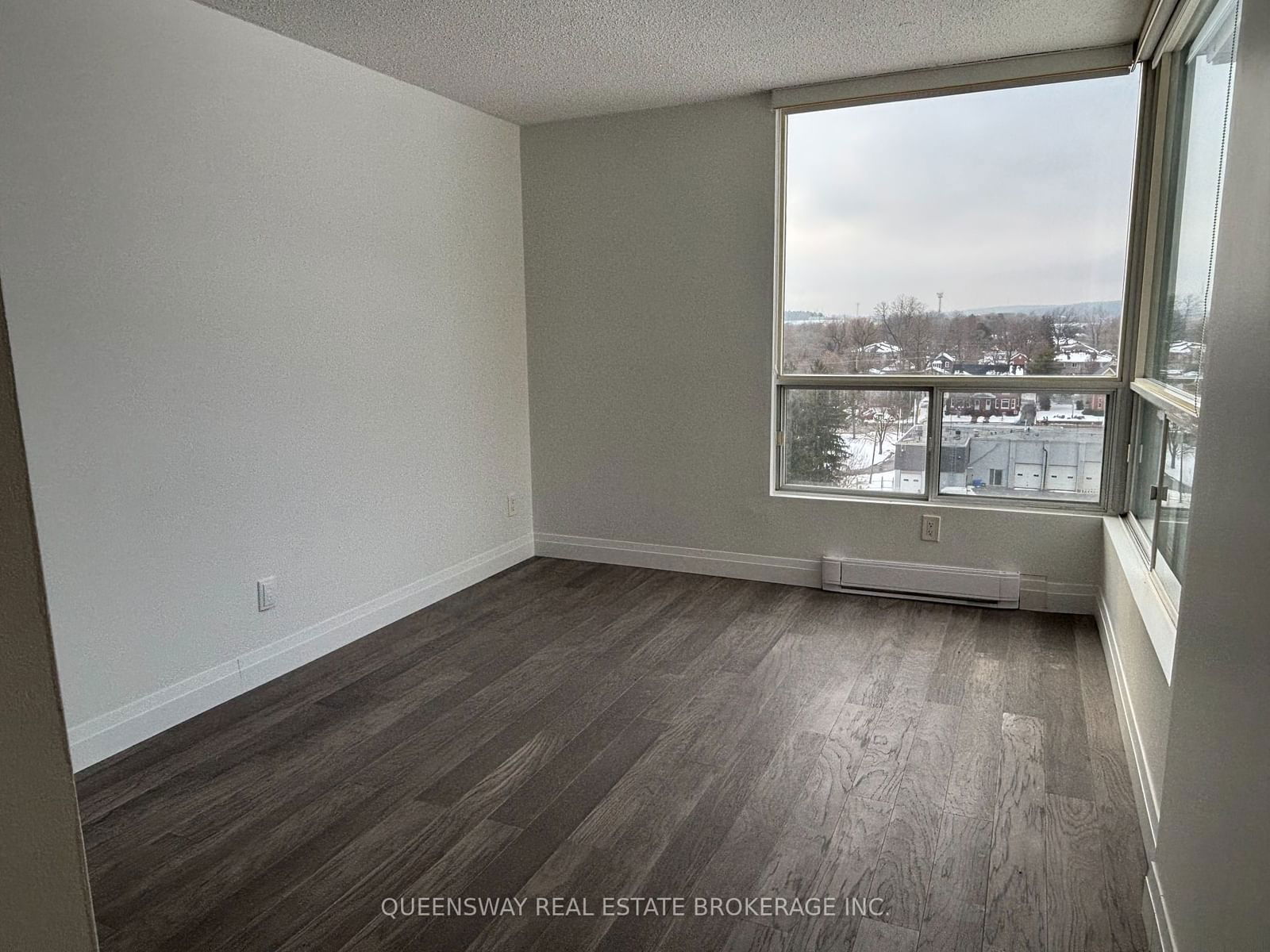 75 Ellen St, unit 904 for rent