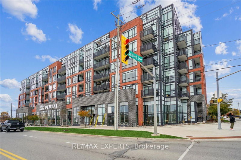 681 Yonge St, unit 209 for rent