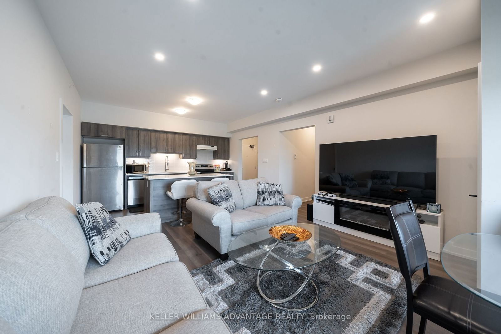 4 Spice Way, unit 104 for sale