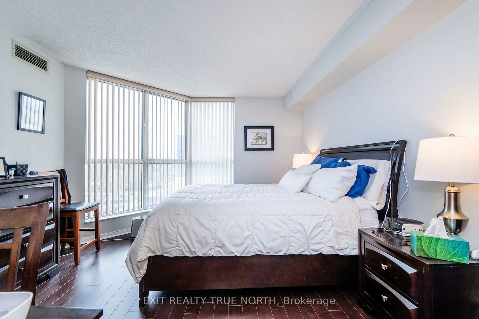 140 Dunlop St E, unit 1502 for sale