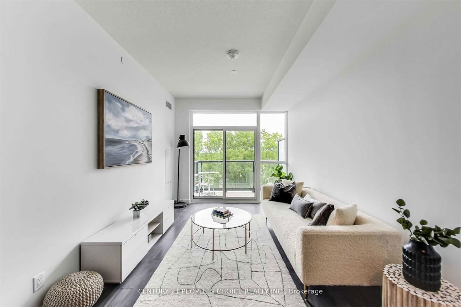 681 Yonge St, unit 528 for sale