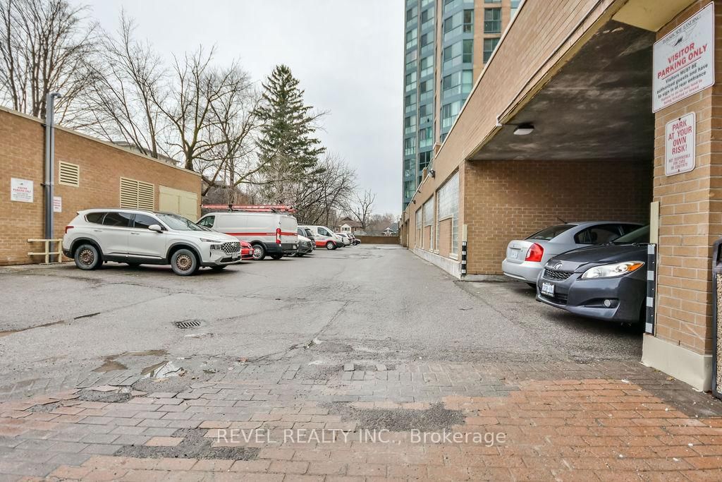 140 Dunlop St E, unit 908 for sale