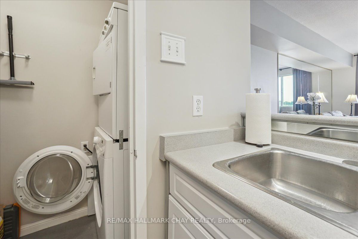 75 Ellen St, unit 1703 for sale - image #32