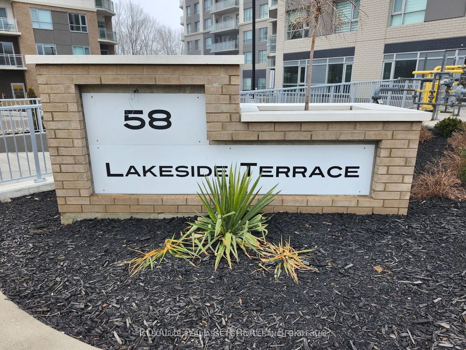 58 Lakeside Terr, unit 505 for sale