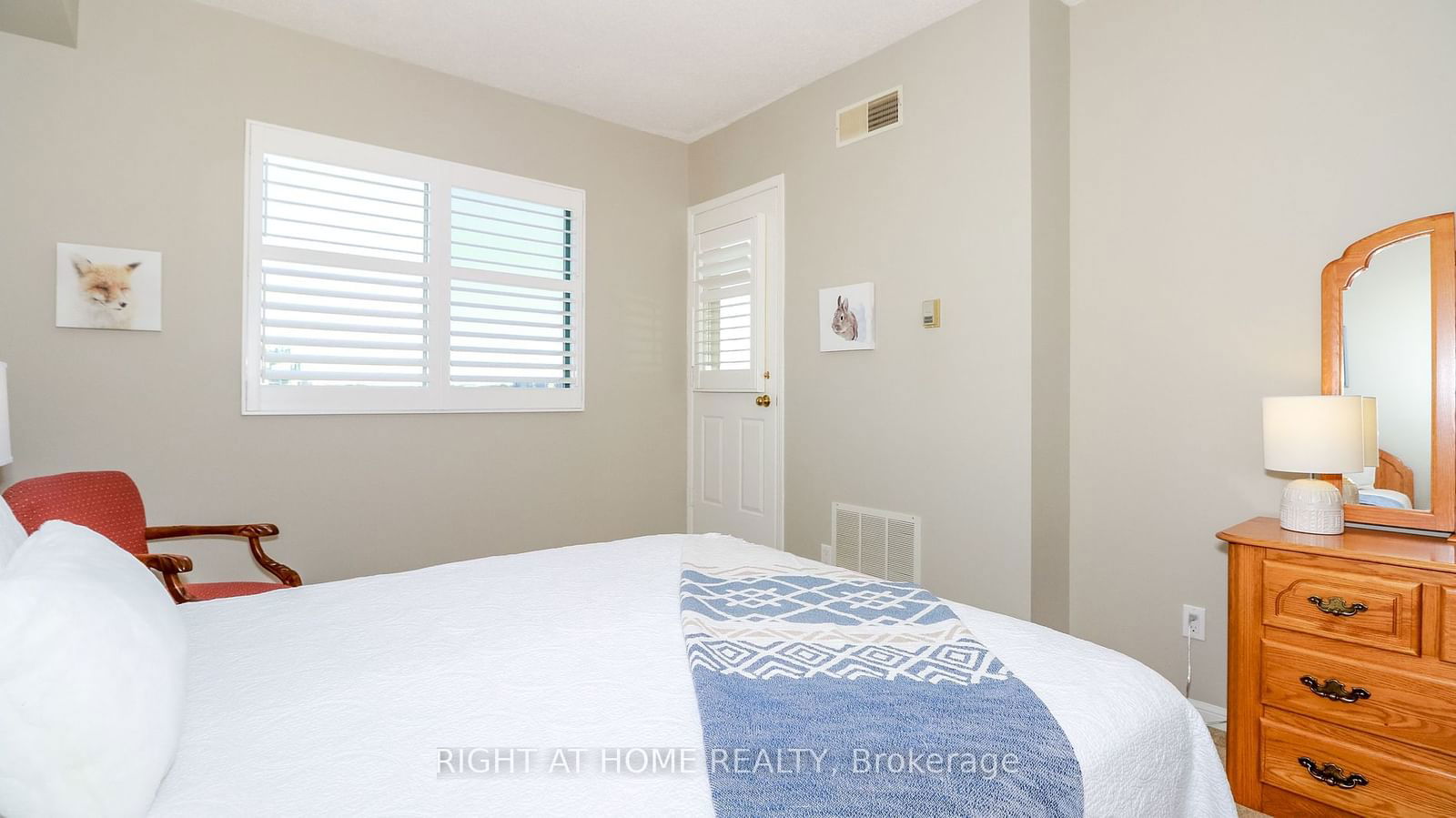 75 Ellen St, unit 1603 for sale - image #17