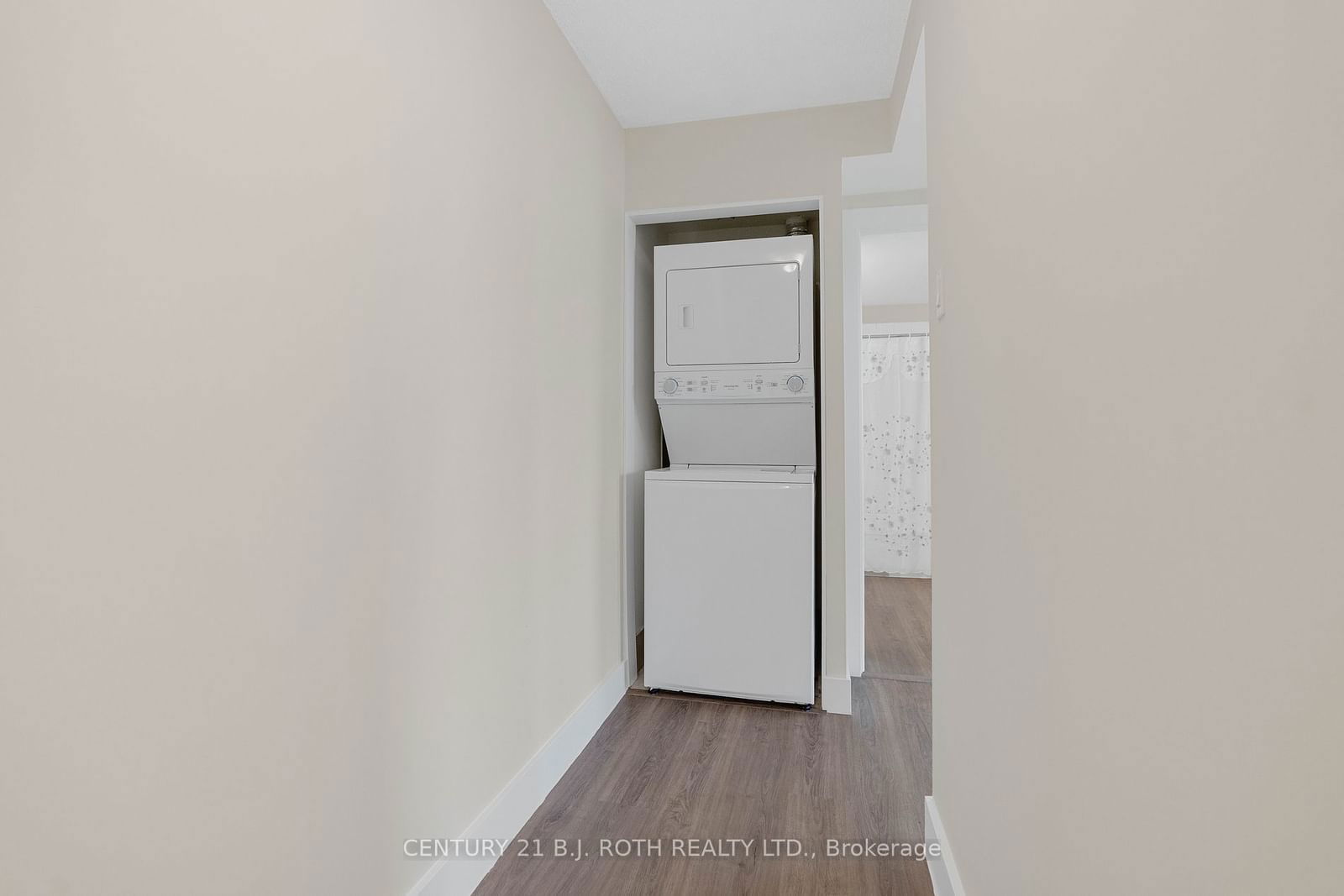 75 Ellen St, unit 701 for sale - image #17