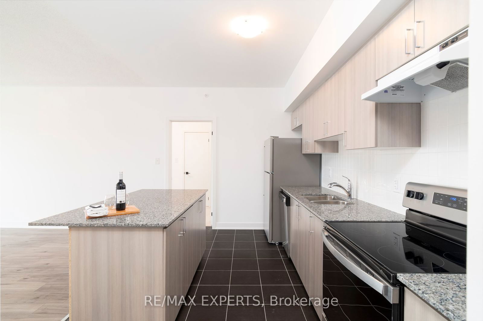 4 Spice Way, unit 604 for rent - image #4