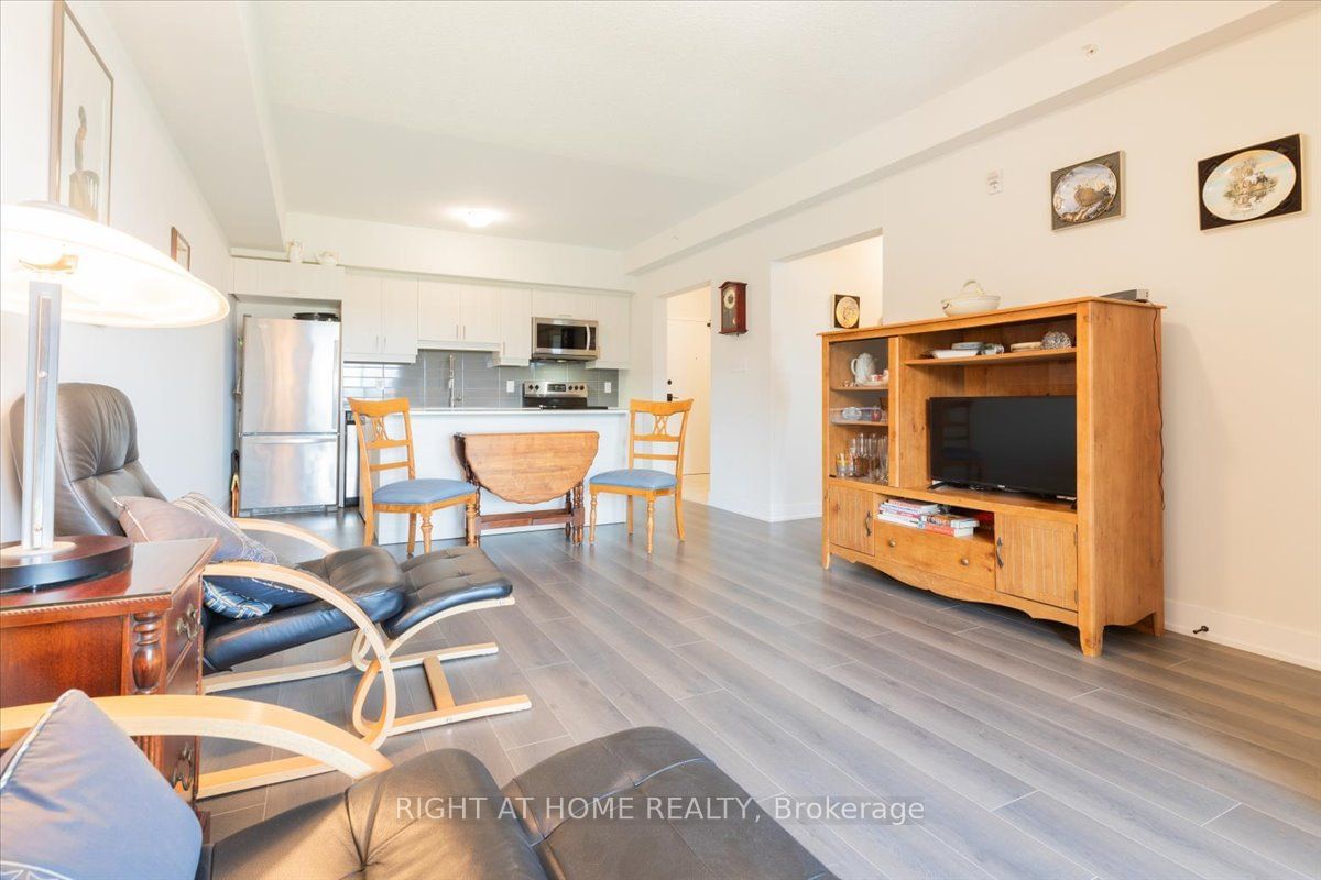 6 SPICE Way, unit 303 for sale - image #10