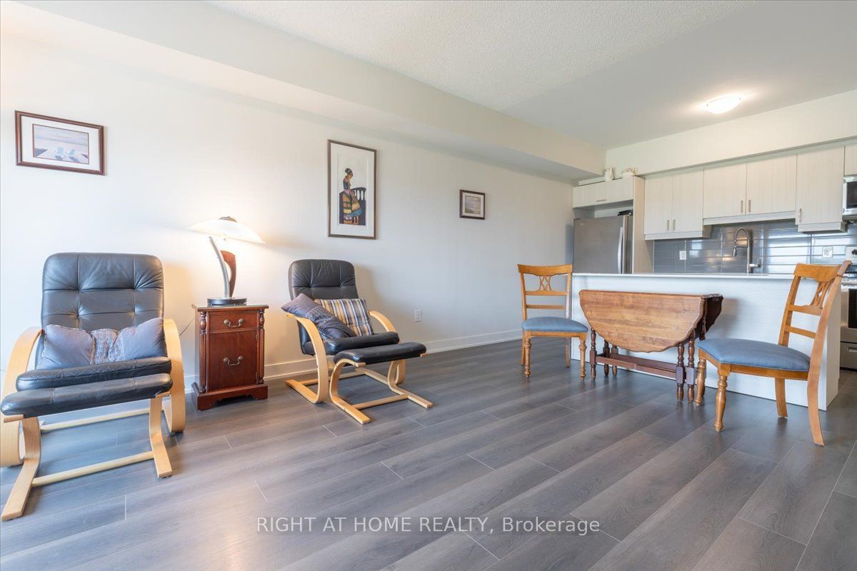 6 SPICE Way, unit 303 for sale - image #11