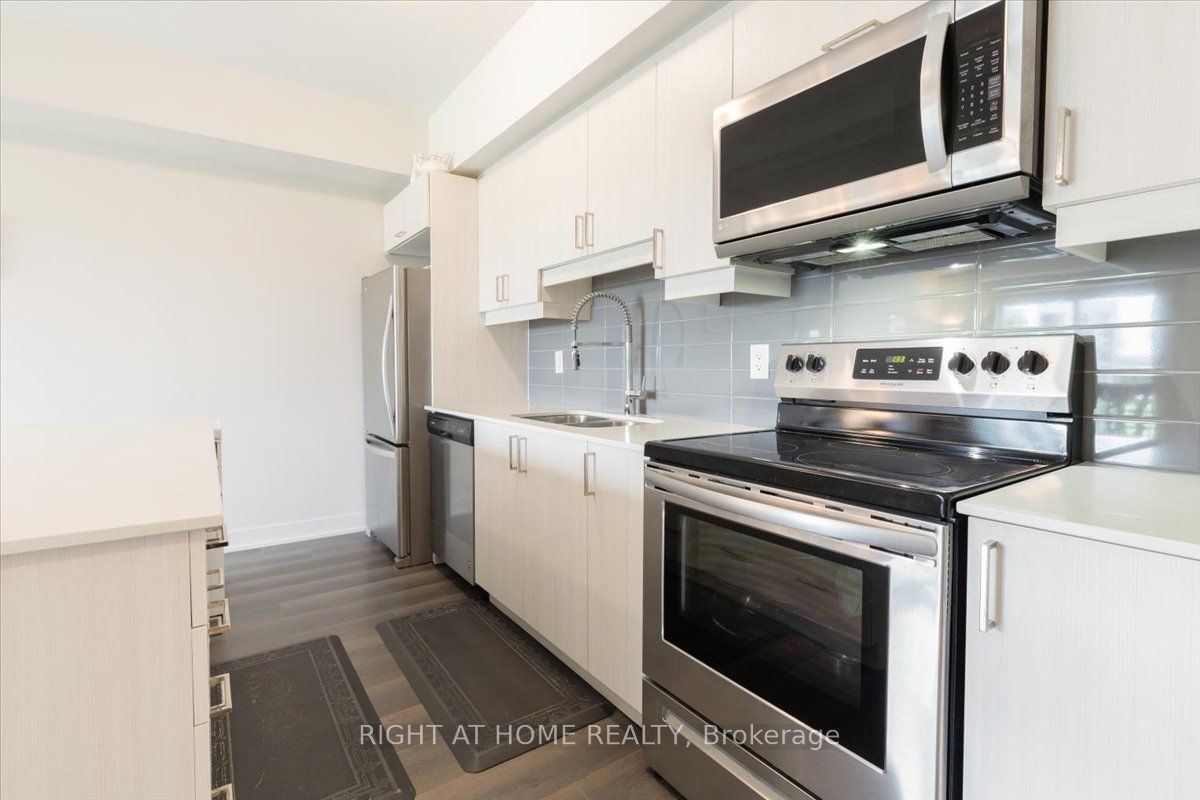 6 SPICE Way, unit 303 for sale - image #2